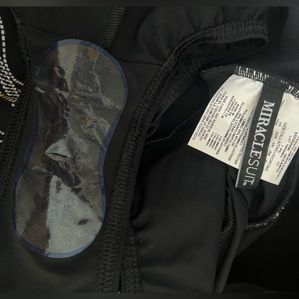 MIRACLE-SUIT plus size slimming tummy control linked Oceanus swimsuit - Picture 5 of 5